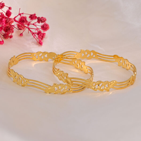 Gold Triple Vein Leaf Bangle